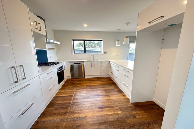 Photo of property in 34 Epic Way, Newlands, Wellington, 6037