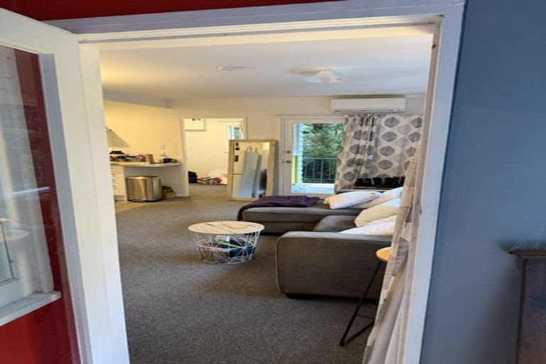 Photo of property in 4/8 Kaitawa Road, York Bay, Lower Hutt, 5013