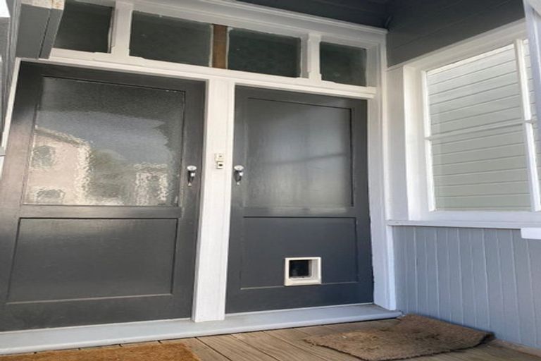 Photo of property in 11 Caroline Street, Mount Victoria, Wellington, 6011