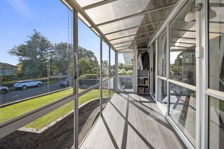 Photo of property in 2 Palliser Place, Milson, Palmerston North, 4414