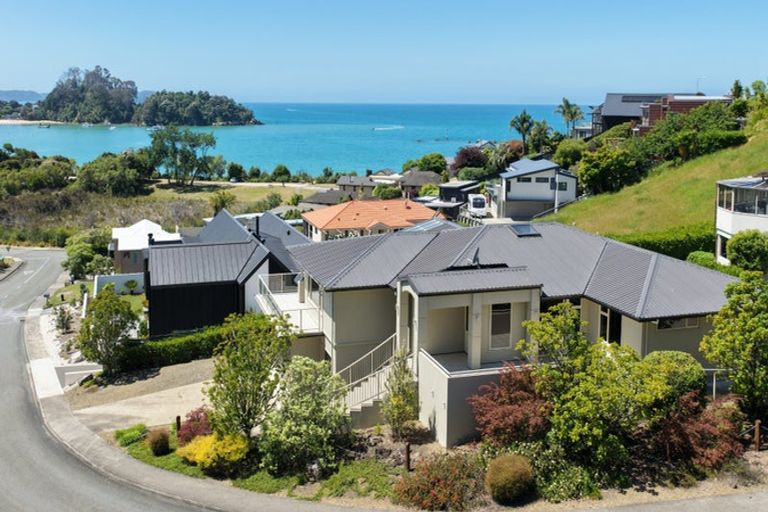 Photo of property in 11 Torlesse Drive, Kaiteriteri, Motueka, 7197