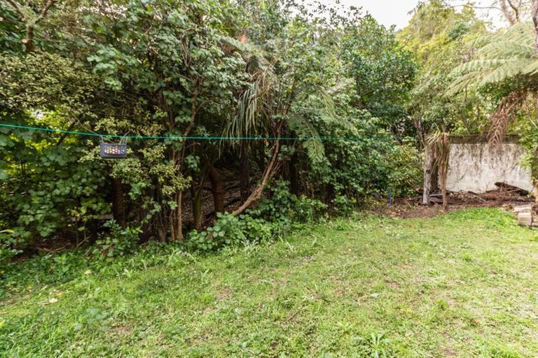 Photo of property in 2a Pitoitoi Road, Days Bay, Lower Hutt, 5013