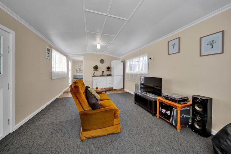 Photo of property in 105 Wilson Street, Hawera, 4610