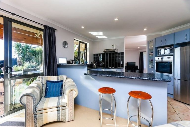 Photo of property in 6 Apsley Rise, Henderson, Auckland, 0612