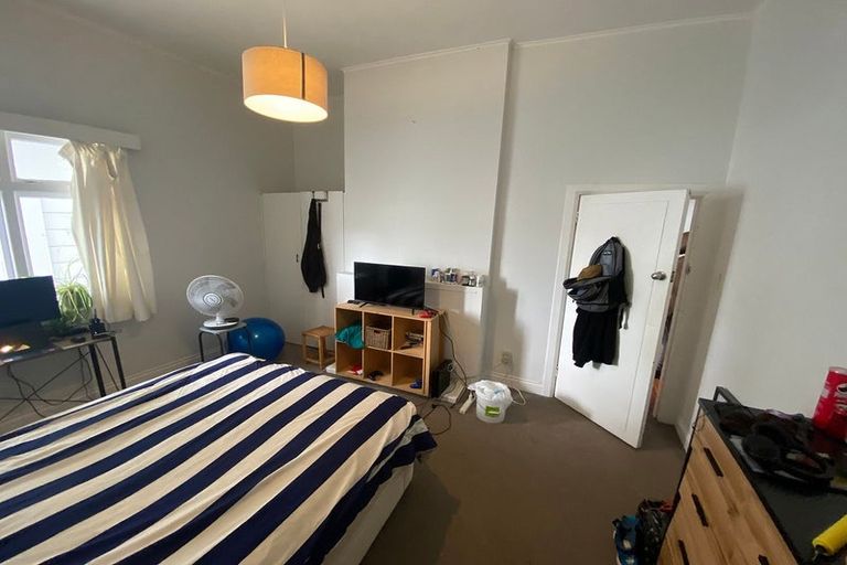 Photo of property in 8 Shannon Street, Mount Victoria, Wellington, 6011