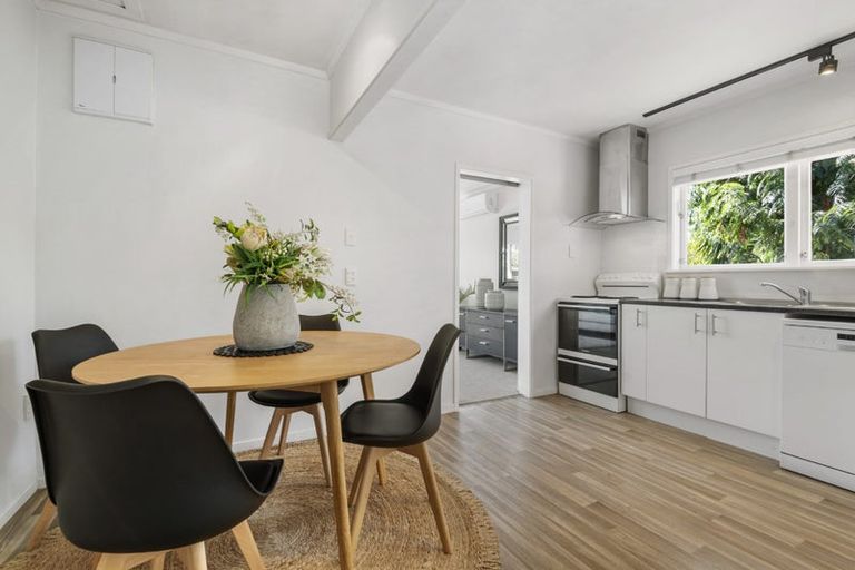 Photo of property in 4/155 Shakespeare Road, Milford, Auckland, 0620