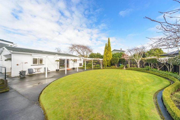 Photo of property in 23 Follett Street, Marton, 4710