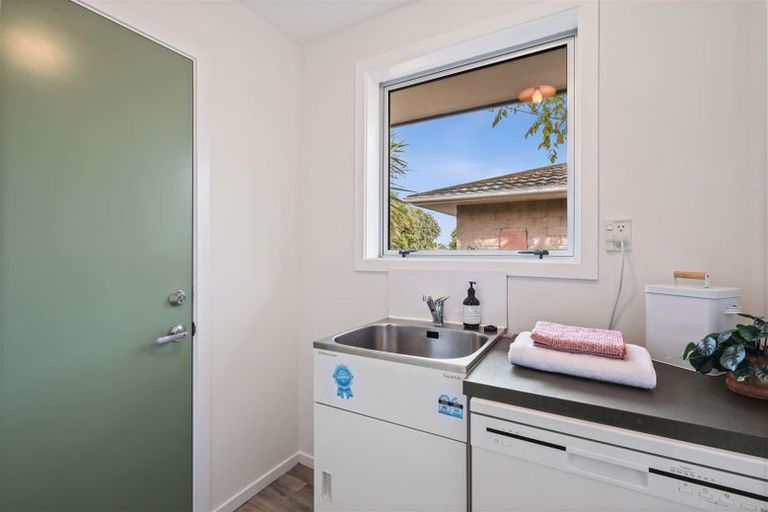 Photo of property in 2/2 Queenspark Drive, Parklands, Christchurch, 8083