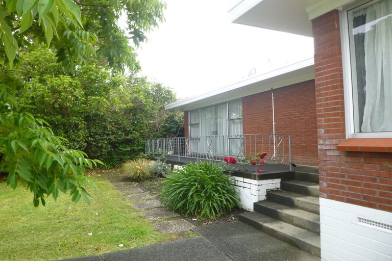 Photo of property in 42 James Evans Drive, Northcote, Auckland, 0627