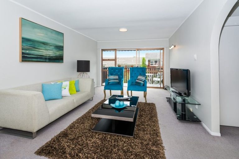 Photo of property in 3/8 Hart Road, Hauraki, Auckland, 0622