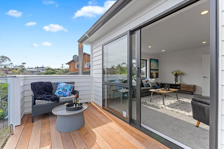 Photo of property in 2/21 Tobruk Crescent, Milford, Auckland, 0620