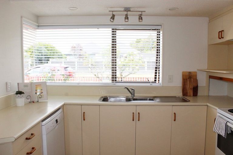 Photo of property in 3a Henry Street, Ebdentown, Upper Hutt, 5018