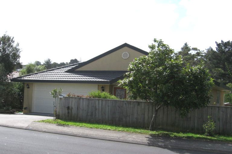 Photo of property in 19 Zefiro Drive, Massey, Auckland, 0614