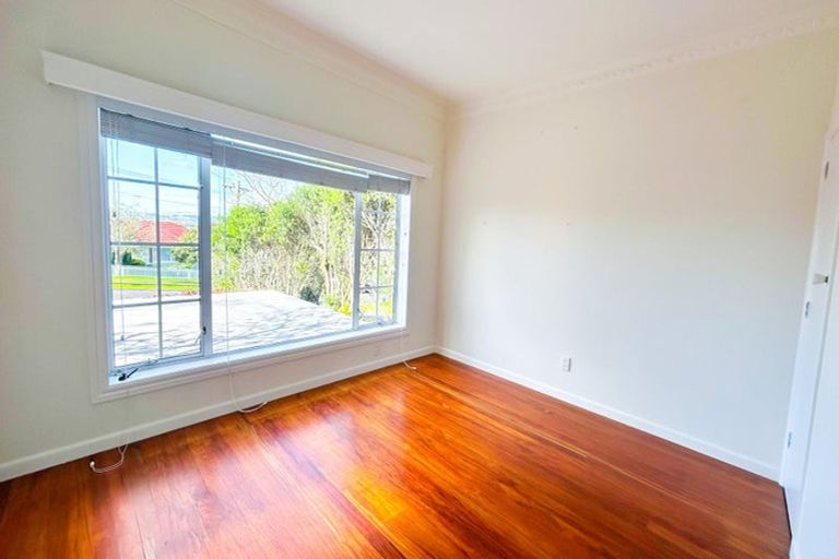 Photo of property in 33 Churchill Road, Cockle Bay, Auckland, 2014