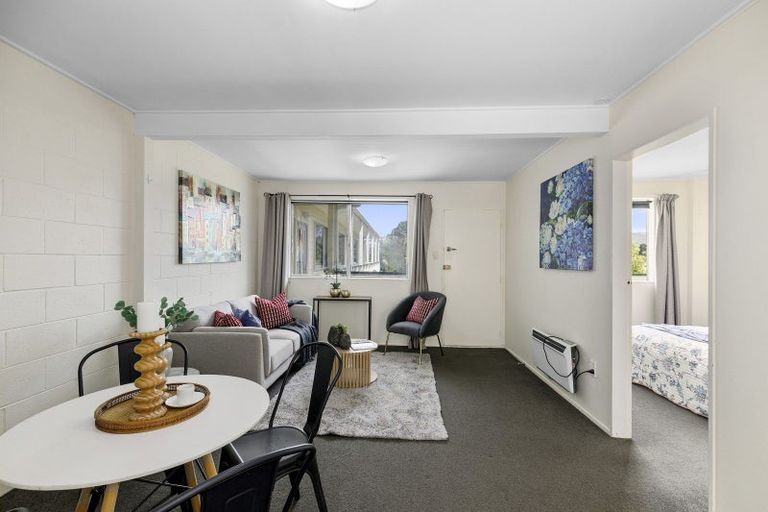 Photo of property in 8/19 Pirie Crescent, Moera, Lower Hutt, 5010