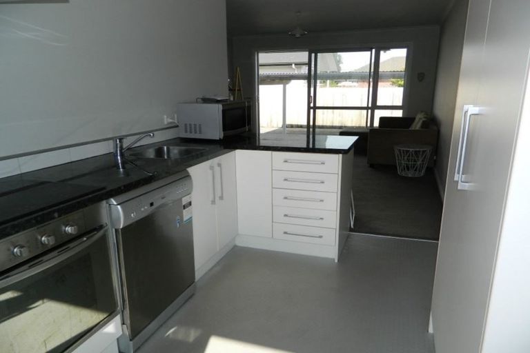 Photo of property in 4/394 Hereford Street, Linwood, Christchurch, 8011