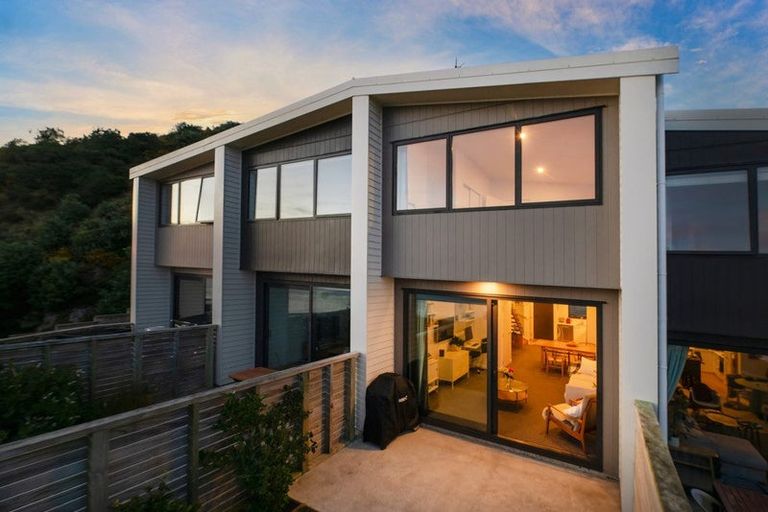 Photo of property in 3/52 High Street, Island Bay, Wellington, 6023