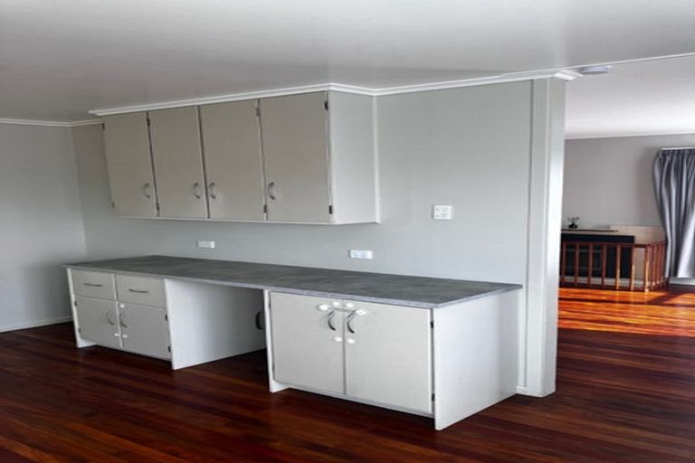 Photo of property in 59 Hutchinson Avenue, New Lynn, Auckland, 0600