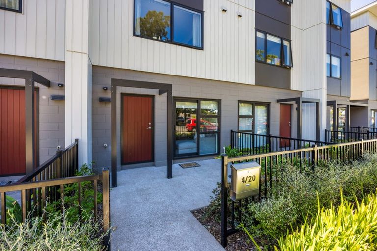 Photo of property in 4/20 Bader Drive, Mangere, Auckland, 2022