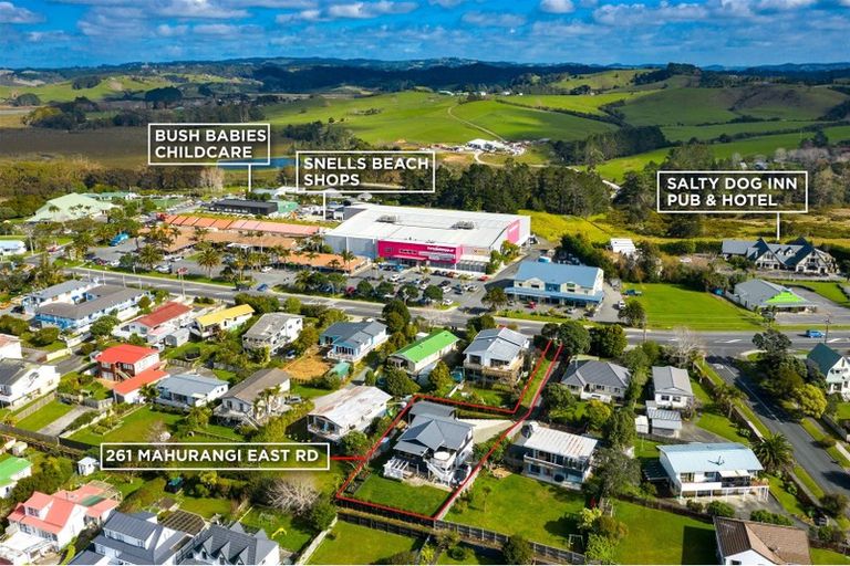 Photo of property in 261 Mahurangi East Road, Snells Beach, 0920