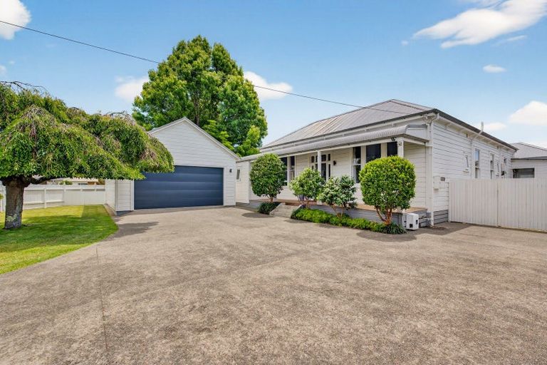 Photo of property in 27 Neeve Road, Taradale, Napier, 4112
