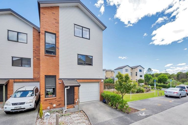 Photo of property in St Claire Village, 233/172 Mcleod Road, Te Atatu South, Auckland, 0610