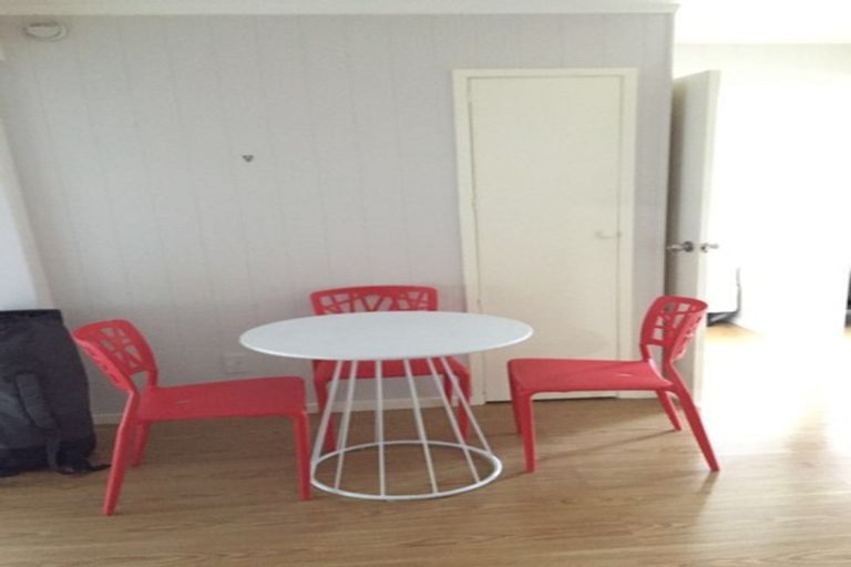 Photo of property in 14 Sandiacre Way, Browns Bay, Auckland, 0630