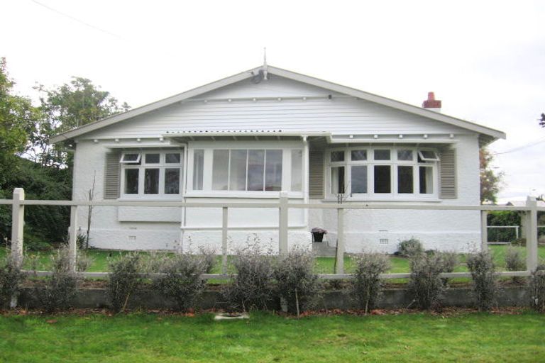 Photo of property in 27 Maire Street, Woburn, Lower Hutt, 5010
