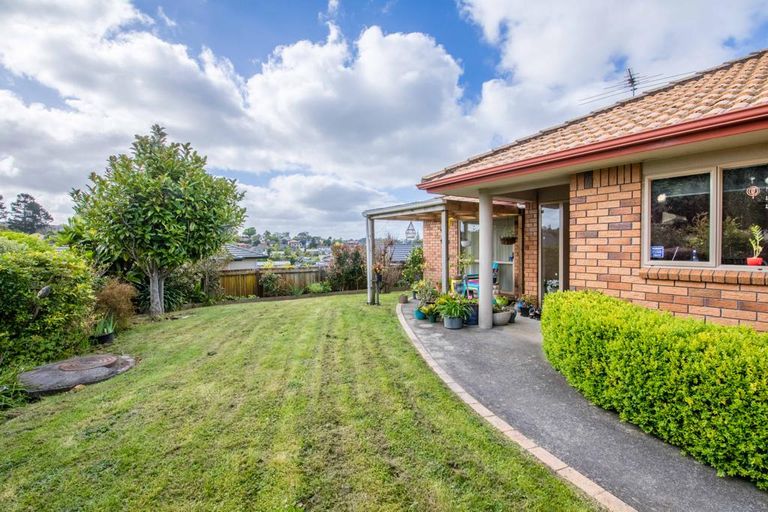 Photo of property in 108n Colwill Road, Massey, Auckland, 0614