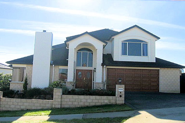 Photo of property in 8 Bejoy Rise, East Tamaki Heights, Auckland, 2016