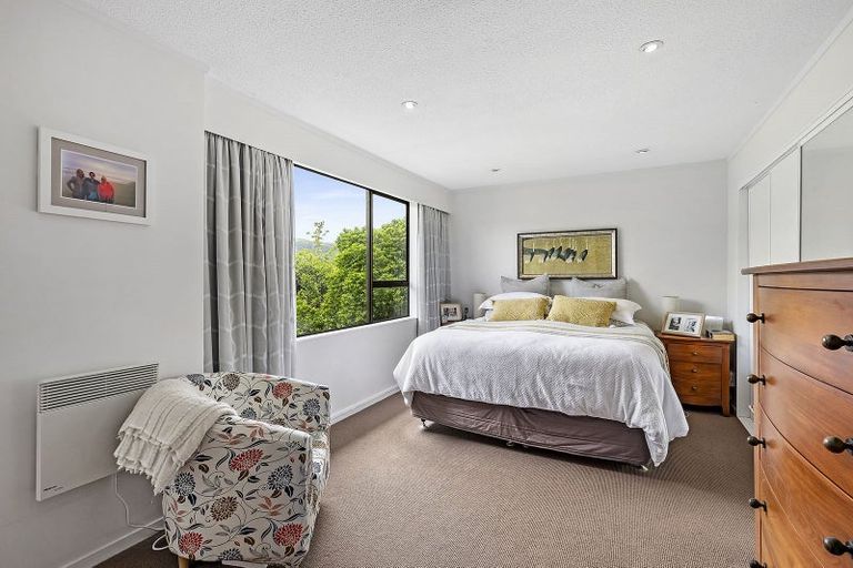 Photo of property in 14 Mckeefry Grove, Tawa, Wellington, 5028