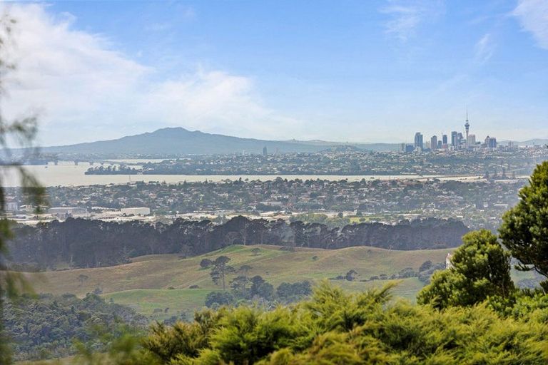 Photo of property in 130 Opanuku Road, Henderson Valley, Auckland, 0612