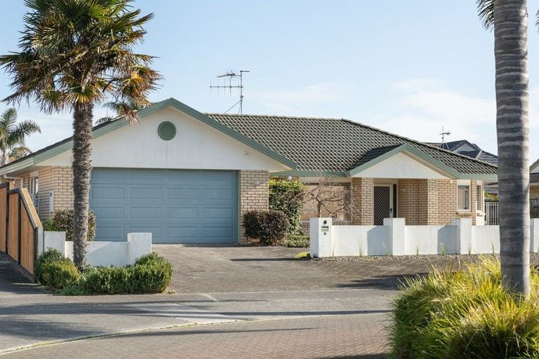 Photo of property in 16 Laguna Key, Papamoa Beach, Papamoa, 3118