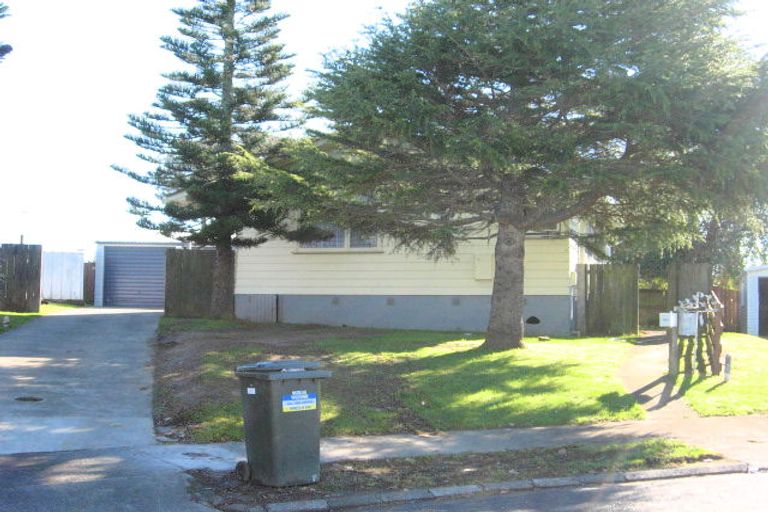 Photo of property in 28 Gambare Place, Wattle Downs, Auckland, 2103
