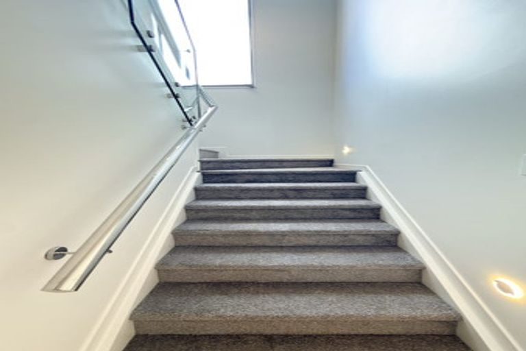 Photo of property in 9d Mander Place, Bucklands Beach, Auckland, 2012