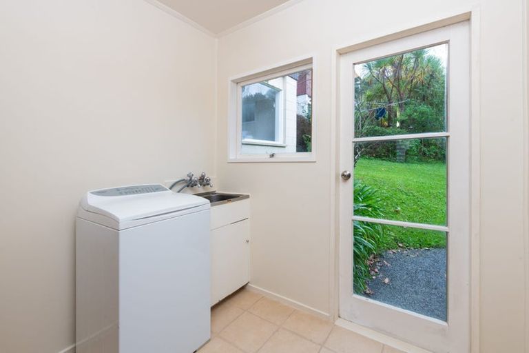 Photo of property in 1/39 View Road, Campbells Bay, Auckland, 0630