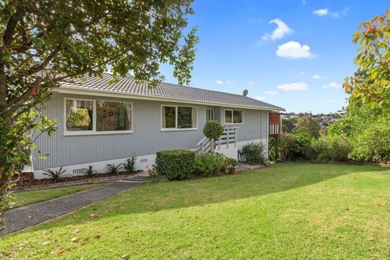 Photo of property in 35 Mountbatten Avenue, Hillcrest, Auckland, 0627