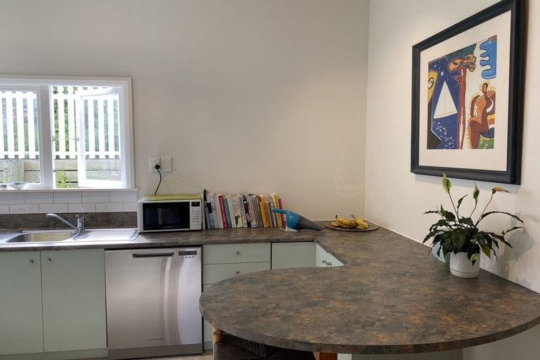 Photo of property in 2 Duppa Street, Berhampore, Wellington, 6023