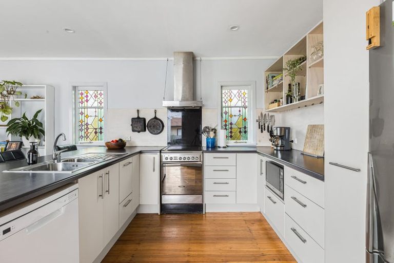 Photo of property in 1/212 Centreway Road, Orewa, 0931