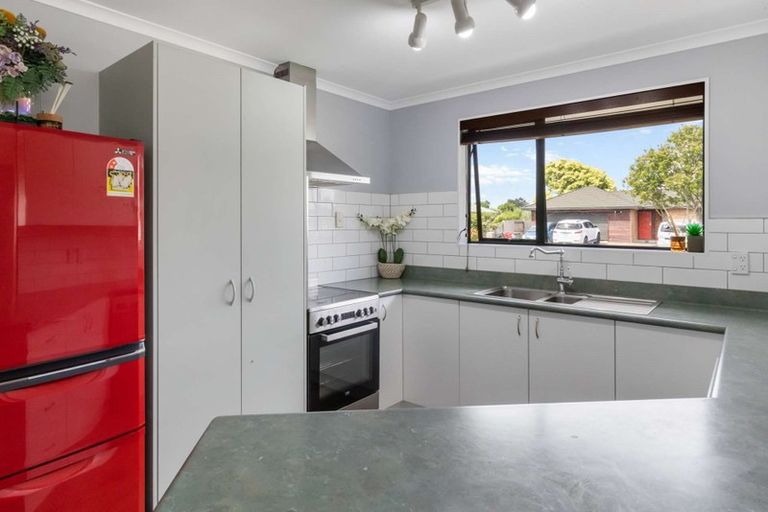 Photo of property in 28 Aldershot Place, Nawton, Hamilton, 3200