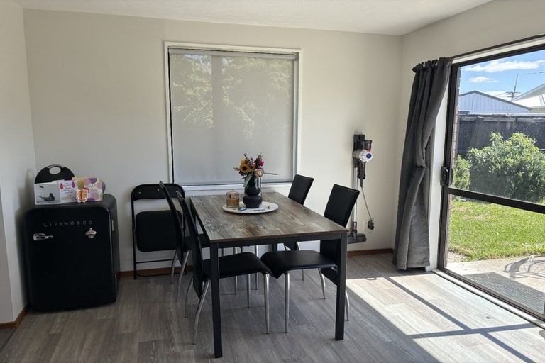 Photo of property in 2/21b Northcote Road, Northcote, Christchurch, 8052