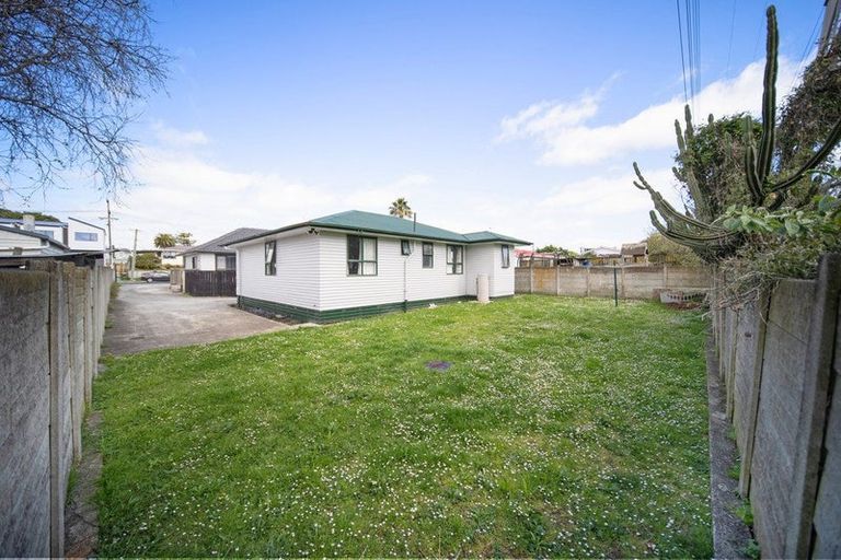 Photo of property in 12a Everitt Road, Otara, Auckland, 2023