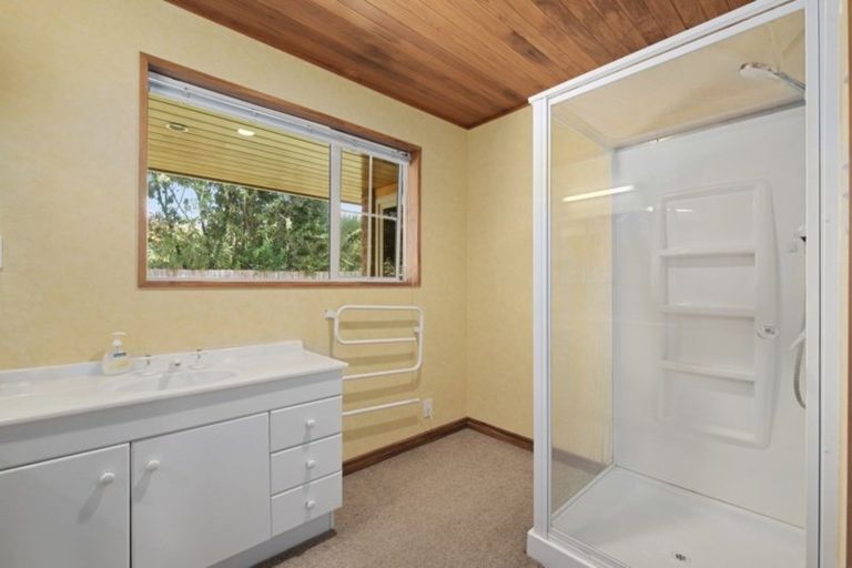 Photo of property in 5 Meadowstone Drive, Wanaka, 9305