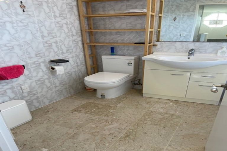 Photo of property in 6 Egret Court, Unsworth Heights, Auckland, 0632