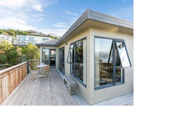 Photo of property in 4 Forbes Lane, Newlands, Wellington, 6037