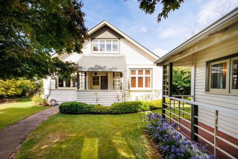 Photo of property in 16 Alan Street, Palmerston North, 4414