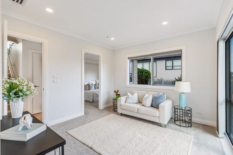 Photo of property in 2 Caldwell Place, Pinehill, Auckland, 0632