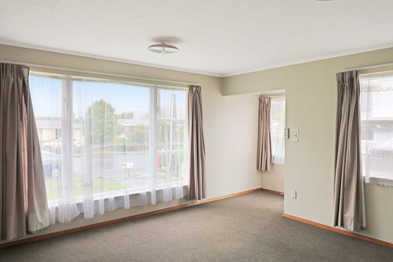 Photo of property in 1/19 Mangaroa Hill Road, Maoribank, Upper Hutt, 5018