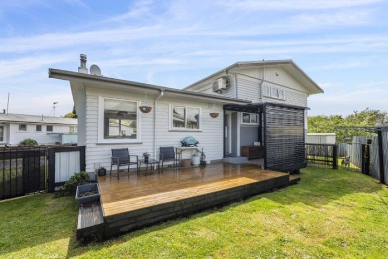 Photo of property in 17 Homedale Street, Pukehangi, Rotorua, 3015