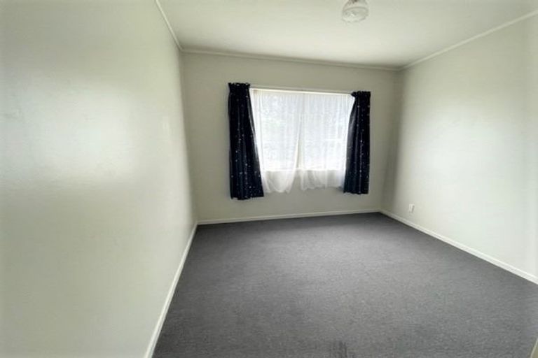 Photo of property in 1/21 Midgley Road, West Harbour, Auckland, 0618